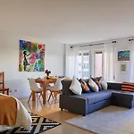 Διαμέρισμα Modern With Swiming Pool & Garage -