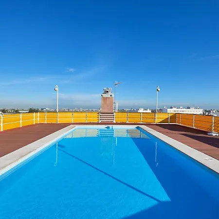 Modern With Swiming Pool & Garage - Apartment *