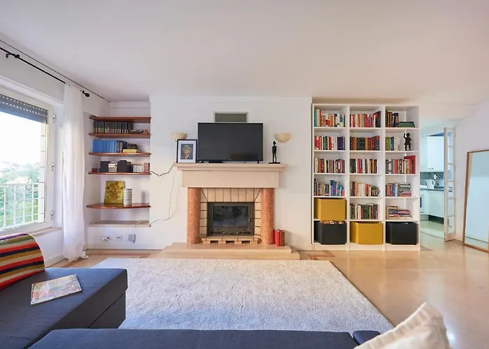 Apartament Modern With Swiming Pool & Garage -