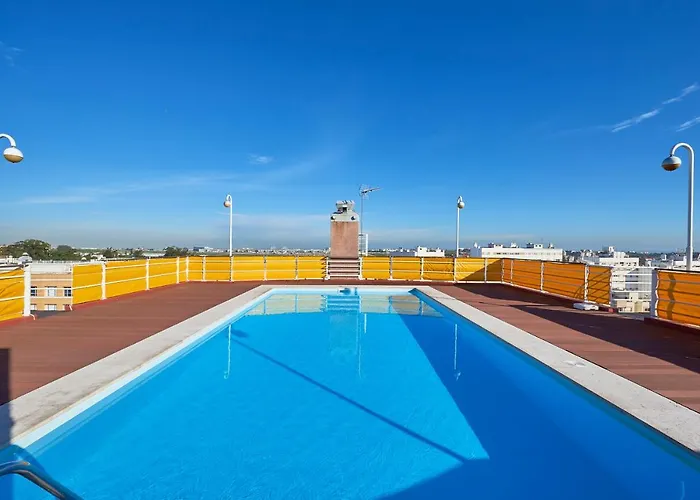 Modern With Swiming Pool & Garage - Apartament *