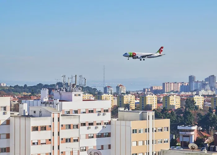 Modern With Swiming Pool & Garage - リスボン