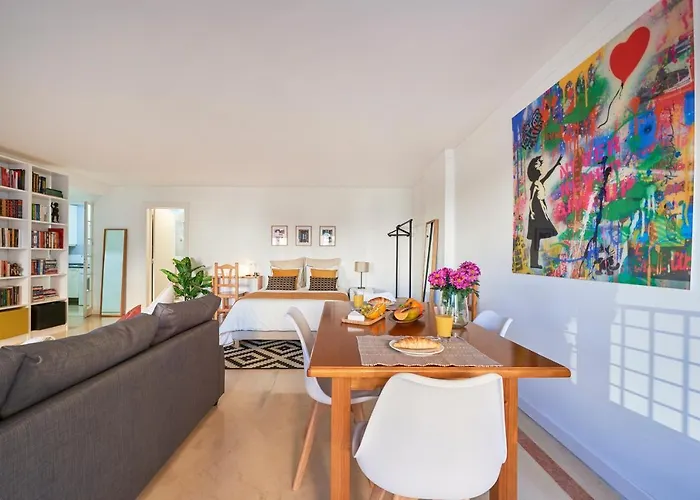 Modern With Swiming Pool & Garage - *