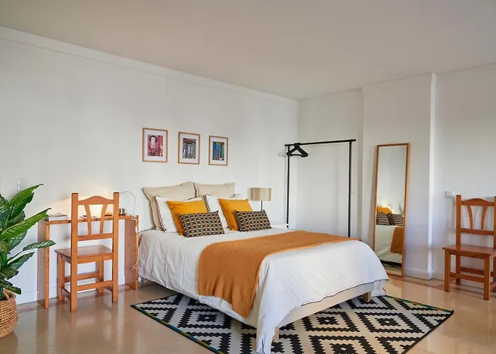 Modern With Swiming Pool & Garage - *