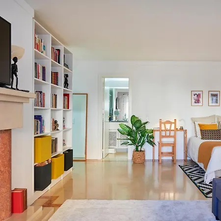 Apartment Modern With Swiming Pool & Garage - *