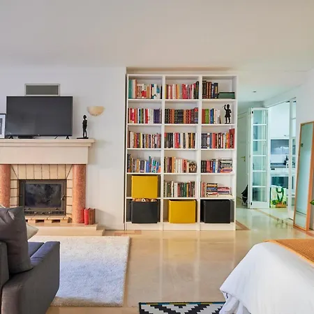 Apartment Modern With Swiming Pool & Garage - *