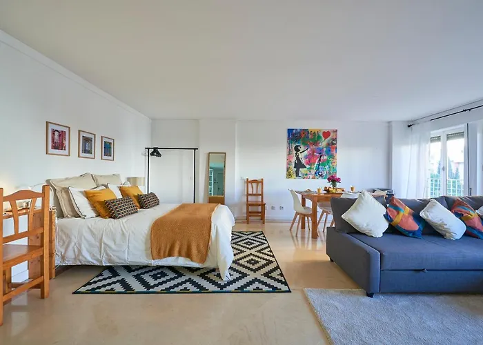 Modern With Swiming Pool & Garage -