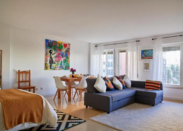 Apartment Modern With Swiming Pool & Garage -